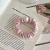 Novedoso Scrunchie de Satén Rosa Estilo Coreano para Mujer, Goma para el Cabello Versátil de Alta Gama con Alta Elasticidad Que No Daña el Cabello, Diadema de Perlas