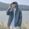 Camisa de Manga Longa com Proteção Solar de Seda de Gelo Xadrez Nasa Masculina Verão 2026 Fina Tendência Marca Solta com Capuz Jaqueta