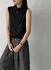 La nueva colección de otoño de Juzhi presenta un chaleco de punto sin mangas estilo coreano para mujer, simple y versátil, top K127 que estiliza y favorece.