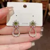 Brincos de Flor com Zircônia Banhados a Ouro Real com Pérola em Gota Exquisitos Brincos Super Brilhantes Luxo Acessível de Alta Qualidade Brincos Elegantes para Mulheres