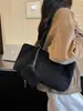 Bolso de mano de gran capacidad, bolso de moda para el trabajo, diseño de nicho, vintage 2026, bolso tote casual moderno personalizado para mujer