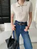 Sinnan Otoño Nuevo Estilo Estilo Old Money Relajado Patrón de Diamantes Cuello Polo de Lana Media Botonadura Manga Corta Suéter de Punto Sn9418
