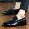 Zapatos de Cuero Casual de Punta Fina para Verano, Zapatos de Boda Estilo Británico para Hombre, Zapatos Versátiles Estilo Brogue Negros Retro Estilo Coreano para Hombre
