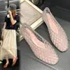 Zapatos de malla cerrados para mujer transfronterizos, sandalias planas de gelatina de cristal, zapatos casuales slip-on cómodos huecos, antideslizantes y versátiles