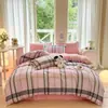 Juego de ropa de cama de algodón estilo Ins de cuatro piezas juego de tres piezas de algodón fresco para dormitorio de estudiante sábana funda de edredón