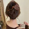 Grampo de Cabelo Redondo Rosa Seco Maillard de Primavera para Mulheres Clipe Torcido de Toque de Alto Padrão para Parte de Trás da Cabeça Grampo de Cabelo Acessórios de Cabelo para Mulheres