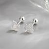 Pendientes de botón roscados con forma de hoja de arce pequeños para mujer, combinan con todo, moda, para el día a día, commuters, exquisitos, sin enganches para dormir, temperamento fresco