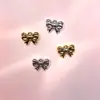 Colgante de Pajarita de Acrílico Chapado en Oro y Plata UV Accesorio Versátil de Decoración de Lazo para Bolsos y Llaveros
