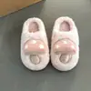 Chinelos peludos femininos para outono e inverno, com sola grossa, que aumentam a altura, bico fechado, de algodão, modelo novo 2024, quentes, com sola macia, calçados de calçar