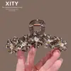 Novo Prendedor de Cabelo Grande Garra Flor de Cristal Cinza Prata Indústria Pesada para Mulheres Celebridade da Internet Versátil Parte de Trás da Cabeça Cabelo Completo Prendedor Tubarão Acessórios de Cabelo