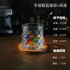 Taza giratoria de color pintada a mano con soporte de madera, taza de whisky de color pintada a mano creativa, copa de vino extranjera, taza giratoria retro para descompresión