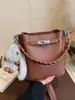 Bolsas Retrô de Nicho da Moda para Mulheres Inverno 2025 Nova Bolsa Transversal Casual Estilosa Bolsa de Mão de Alto Valor Bolsa Saco