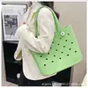 Bolsa de Praia com Furos em EVA de Cor Contrastante Nova Armazenamento Portátil Impermeável Moda Bolsa de Praia para Exterior DIY Bolsa de Mão