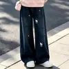 Conjunto de dos piezas para niños de mediana edad: top de manga larga estilo universitario con cuello de solapa, nueva colección primavera/otoño, con un diseño de caricatura dulce y lindo, combinado con pantalones vaqueros casuales