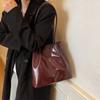 Bolsa retrô feminina grande capacidade 2025 nova outono e inverno casual simples casual ombro elegante bolsa de viagem