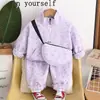 Moda Infantil para Niñas Primavera Manga Larga Ropa Infantil 2026 Otoño Nuevo Conjunto de Dos Piezas Trendy para Niñas Manga Larga con Bolsa de Oso