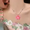 Flor de Cerejeira Caindo~Colar de Flores Coloridas Doces com Contas para Mulheres Gargantilha Dopamina de Verão Corrente para Clavícula com Senso de Atmosfera de Nicho