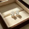 2026 Nuevo Modelo Exquisitos y Compactos Pendientes de Botón de Flor Super Brillantes Incrustados con Circonita, Pendientes de Moda para el Trabajo, Accesorios Versátiles y Elegantes para las Orejas