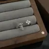 Anillo de Racimo de Diamantes de Imitación con Piedras de Circonia, Lujo Ligero, Alto Valor Estético, Anillo Abierto de Encaje de Diamante Individual, Exquisito Anillo Apilable de Nicho para Mujeres