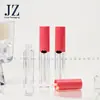 Jinze encarga tubos redondos para brillo de labios con tapas en forma de labio, tubos de plástico vacíos para materiales de empaque de brillo de labios
