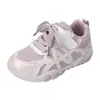 Zapatillas deportivas para niña, nueva colección primavera/otoño 2026, zapatillas de entrenamiento de moda alemanas para niños, zapatillas casuales de malla transpirable para correr para niñas