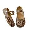 Tamancos de balé com estampa de leopardo para mulheres, novo modelo de verão 2026, sandálias de praia Mary Jane respiráveis antiderrapantes de EVA