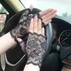 Guantes Cortos de Encaje de Medio Dedo para Mujer Verano Sexy Rosa Transpirables con Dedos al Aire Libre Conducción Guantes Antideslizantes para Mujer