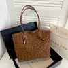 Bolsa Transfronteriza de Gran Capacidad para Mujer Otoño 2026 Nuevo Versátil Moda Hombro Único Tendencia Viaje de Negocios Retro Casual Bolsa de Mano