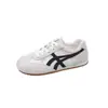 Zapatillas de entrenamiento alemanas de estilo coreano, color block, elegantes, zapatos casuales cómodos y versátiles, zapatos de mujer de estilo universitario, modernos y a la moda.