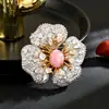 Broche Camélia de Concha Natural de Rainha de Luxo de Alta Qualidade, Acessório de Alfinete de Moda Estilo Chanel, Adorno para Casaco com Strass