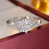 Anillo con Forma de Hoja de Personalidad Europea y Americana Venta Caliente Transfronteriza Lujo Ligero Diseño de Nicho Incrustado de Circonita Versátil Temperamento Anillo de Dedo de Moda