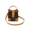 Bolso Pequeño de Alta Gama para Mujer 2026 Nuevo Bolso Cubo Retro Bolso de Mano Versátil de Moda Bolso de Hombro Cruzado Elegante