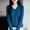25 Años Principios de Otoño Nuevo Andy Terciopelo Cuello en V Tejido de Punto Manga Larga Mujer Color Puro Raya de Canalé Holgado Suéter Camiseta de Base Top