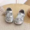 Zapatos pequeños de cuero de color liso con lunares para niños, colección de otoño, zapatos de cordones a cuadros para niñas, lindos zapatos de princesa con lazo para bebés y niños pequeños