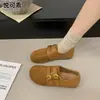 Sapatos femininos retro estilo Birkenstock em couro genuíno com estampa integral, nova coleção outono 2026, mocassins planos casuais versáteis com detalhes de fivela