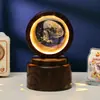 Bola de Cristal Transfronteiriça Base Giratória com Textura de Madeira Luminária Noturna Brilhante Lâmpada do Céu Estrelado 3D Decoração de Mesa Presente Criativo de Feriado