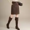 Saia midi de cor sólida, comprimento até o joelho, versátil, com corte justo para mulheres, nova coleção outono/inverno 2026, tecido tipo camurça, moderna e elegante, estilo bodycon