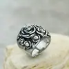 Joias novas transfronteiriças estilo retrô europeu e americano temperamento clássico flor anel de aço titânio personalidade anel para homens e mulheres atacado