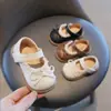 Zapatos Nuevos para Niñas Pequeñas Primavera y Otoño 2026, Suela Suave, Antideslizantes, para Niños de 0 a 1 Año, Zapatos de Cuero con Lazo de Encaje de Princesa