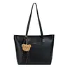 Bolsa Retrô Grande Capacidade Transfronteiriça Feminina 2025 Nova Moda Coreana Nicho Bolsa Tote Bolsa de Ombro Único Sob o Braço Atacado