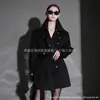 Casaco Trench Coat Minimalista Chique de Caxemira Preto de Comprimento Médio, com Gola e Fivela de Metal, para Mulheres, Novo Outono e Inverno