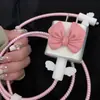 Capa Protetora de Carregador com Laço Fofo Acessórios de Resina Adesivo para Copo d'Água Capa de Celular Fivela de Sapato Acessórios de Joias DIY