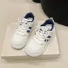 Tênis Esportivo Casual Versátil para Mulheres Estudantes, Novos Sapatos de Treino Alemães Outono 2026, Sapatos Brancos Estilo Hong Kong, Tendência Estilo Ins para Mulheres