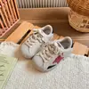 Sapatos de Concha Infantis Estilo Quente Para Bebês Leves Estilo Fofo Bico Fechado Casuais Sapatos de Bebê Meninas Meninos Sapatos Esportivos