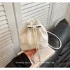 Bolso cruzado de mano Versátil Ins para mujer 2026 Nuevo Bordado de Moda Tendencia Estilo Coreano Bolso Cubo Bolso de Mujer Estilo Coreano