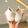2026 Nuevas Botas Martin para Niños Botines Cortos para Niñas Botas de Cuero para Bebé Zapatos de Algodón con Suela Suave Más Terciopelo Cremallera Lateral para Niños Modernos