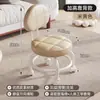 Taburete Pequeño Giratorio con Ruedas para Uso Doméstico, Taburete Bajo con Soporte Lumbar, Respaldo Acolchado Grueso Silencioso y Suave, Silla Pequeña con Ruedas para Movilidad y Estar Sentado Largo