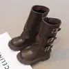 Botas Longas Estilo Britânico para Meninas 2026 Outono/Inverno Novas Botas de Cano Alto com Solado Grosso Ruchadas Pato Moda Divertida