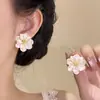 Pendientes Estilo Vacaciones en la Playa, Nuevos Pendientes de Flor de Tela Primavera Verano para Mujer, Modernos y Dulces, Pinzas para Orejas de Bobina de Mosquitos