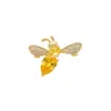 Broche Mini Abeja de Zirconia para Mujer Lindo y Exquisito Accesorio para Cuello de Cárdigan Flor de Verano Pasador de Seguridad Anti-Exposición